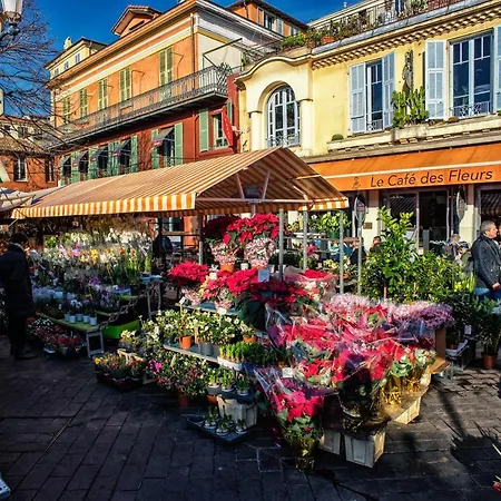 Nestor&jeeves - Vibes - Very Close Sea - Free Parking